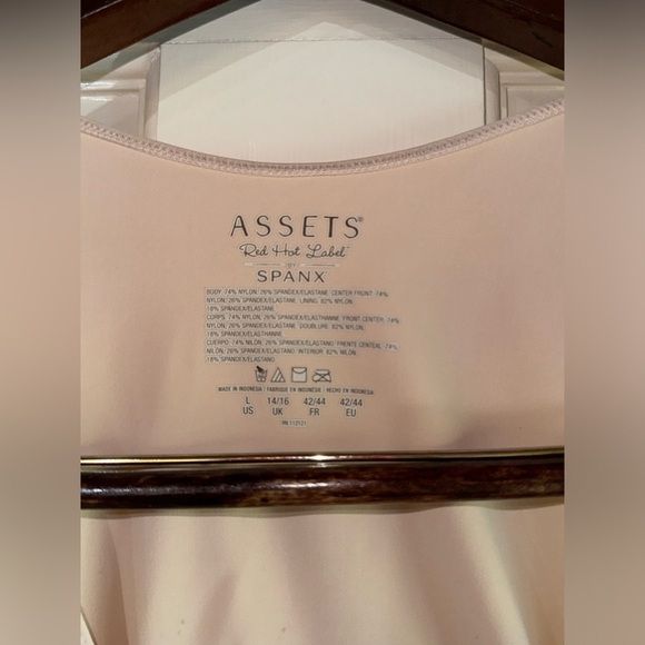 Assets Spanx Red Hot Label Sleek Slimming Cheetah Full Slip Nude Size Large - Picture 2 of 3